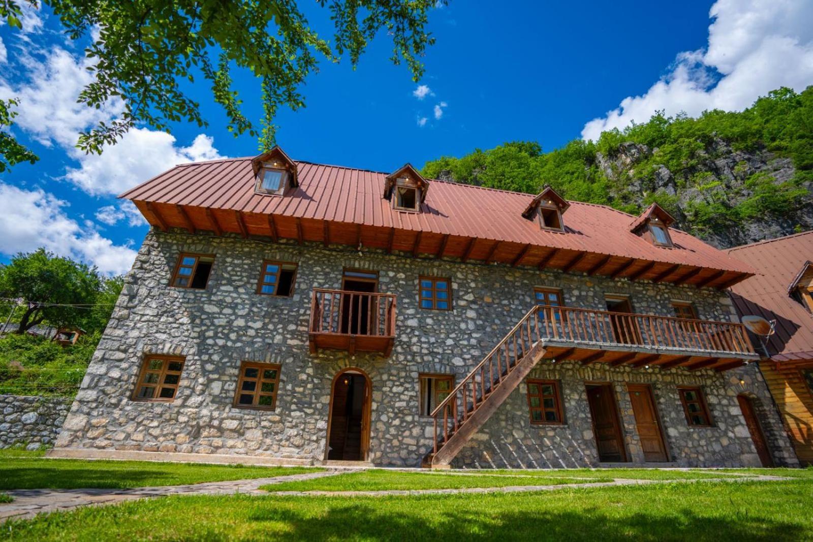 Hotel Bujtina Berishta Theth Exteriér fotografie