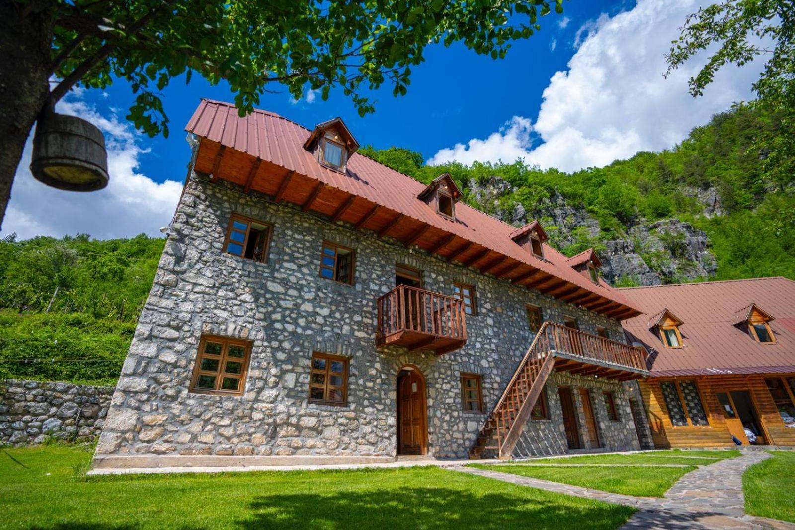 Hotel Bujtina Berishta Theth Exteriér fotografie