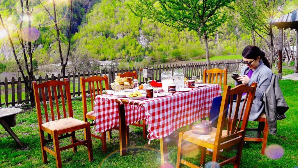 Hotel Bujtina Berishta Theth Exteriér fotografie