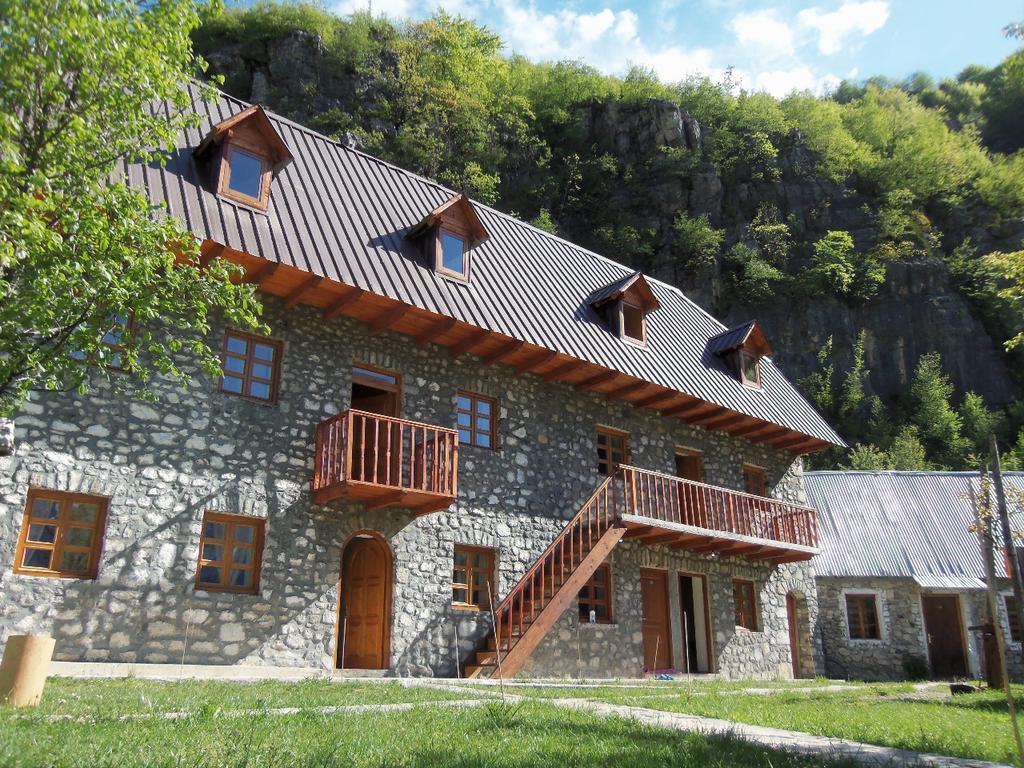Hotel Bujtina Berishta Theth Exteriér fotografie