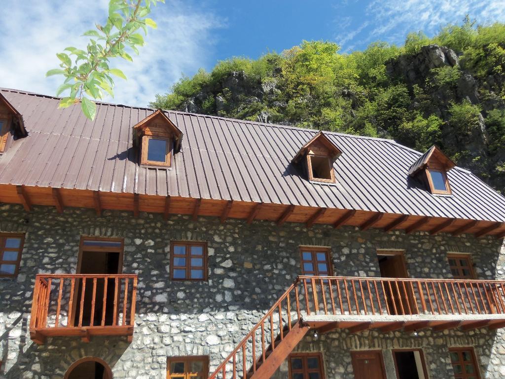 Hotel Bujtina Berishta Theth Exteriér fotografie