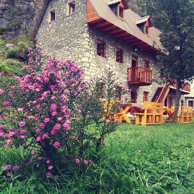 Hotel Bujtina Berishta Theth Exteriér fotografie